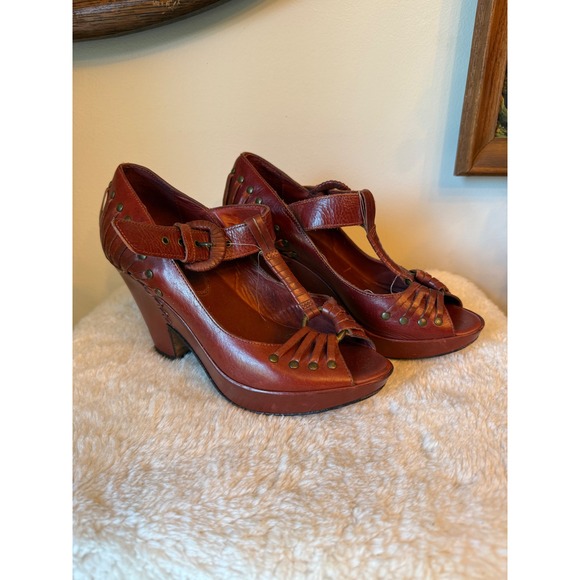 Frye Women's Red Leather T Strap Peep Toe Platform Block Heel Shoes 7.5 B - Picture 1 of 5